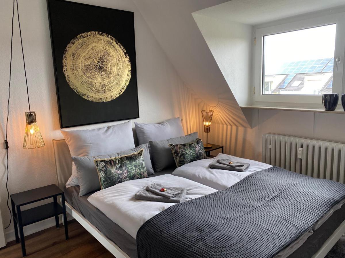Bostel 1 - Modernes Dachgeschoss-Studio In Duisburg Meiderich, 4,7 Km Hbf, U-Bahn 250M, Flughafen Duesseldorf 28 Km, Landschaftspark 2,9 Km, 5 Gehminuten Von Herzklinik Entfernt Exterior foto